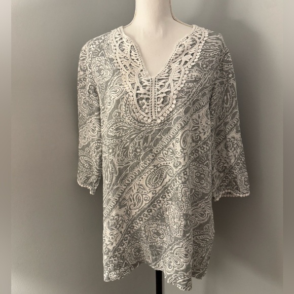 Jones New York Linen Blouse with Crochet Detailing. Gray/white Size Large - Picture 1 of 8